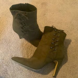 Nine West ankle boots olive green good shape